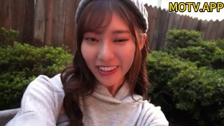 淫荡女仆小学妹就爱哈洋屌，被绑在床上被调教如何用两个穴来满足主人~